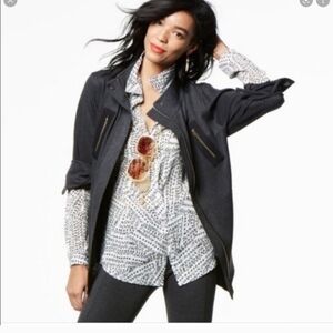 Cabi Stitch Split Back Button Up Black And White Blouse SZ Small